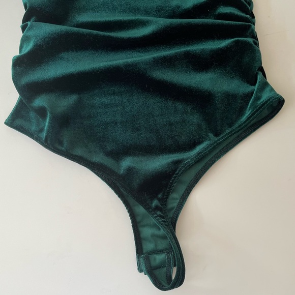 Satin green bodysuit - Picture 3 of 3
